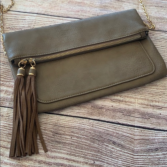 Taupe Chainlink Crossbody - Picture 3 of 6